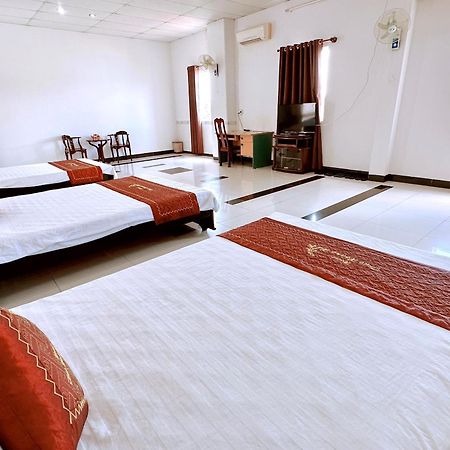 Truc Hoang Ha Hotel Kon Tum Экстерьер фото