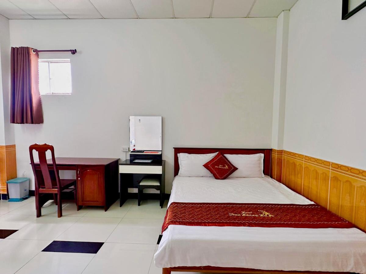 Truc Hoang Ha Hotel Kon Tum Экстерьер фото