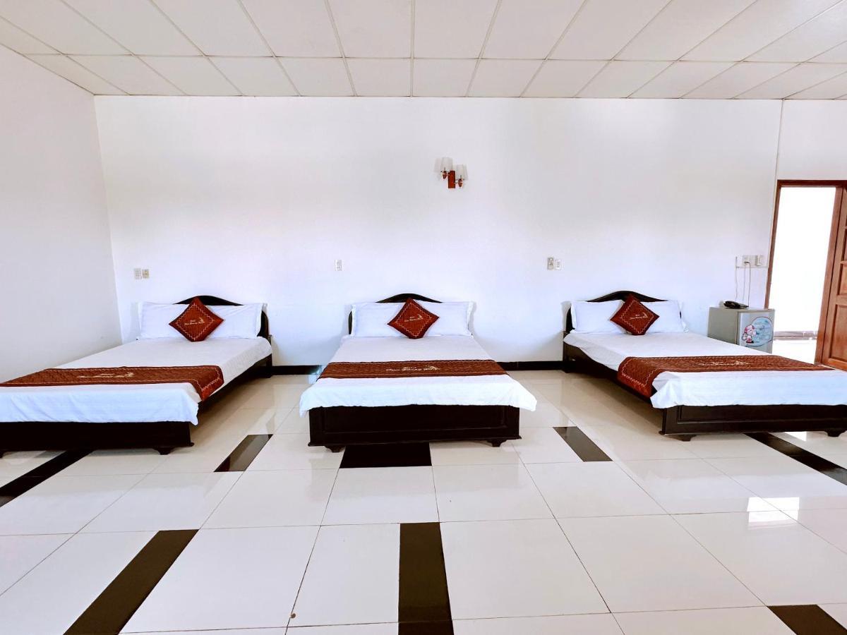 Truc Hoang Ha Hotel Kon Tum Экстерьер фото