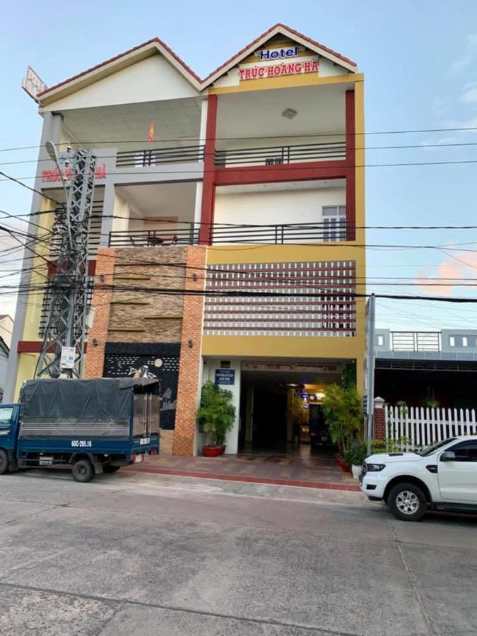 Truc Hoang Ha Hotel Kon Tum Экстерьер фото