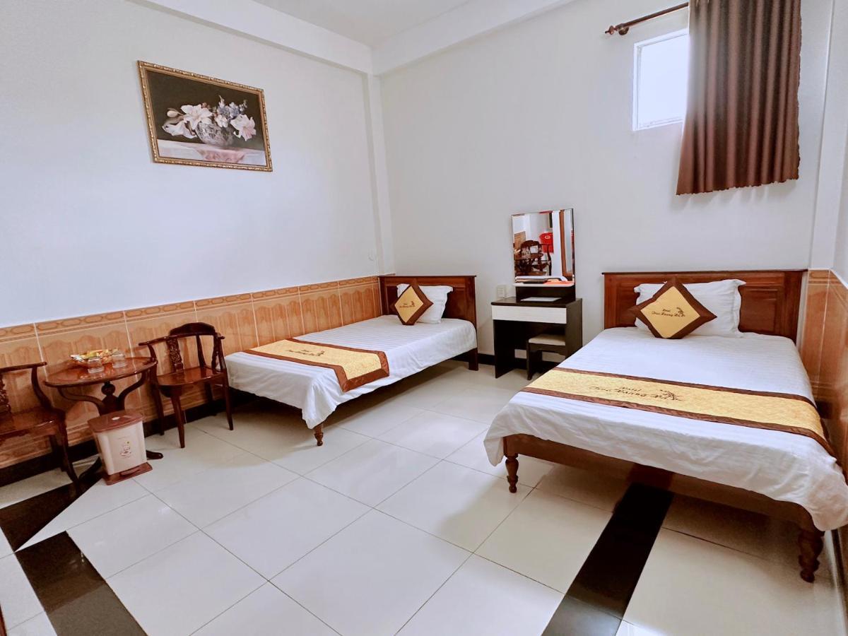 Truc Hoang Ha Hotel Kon Tum Экстерьер фото