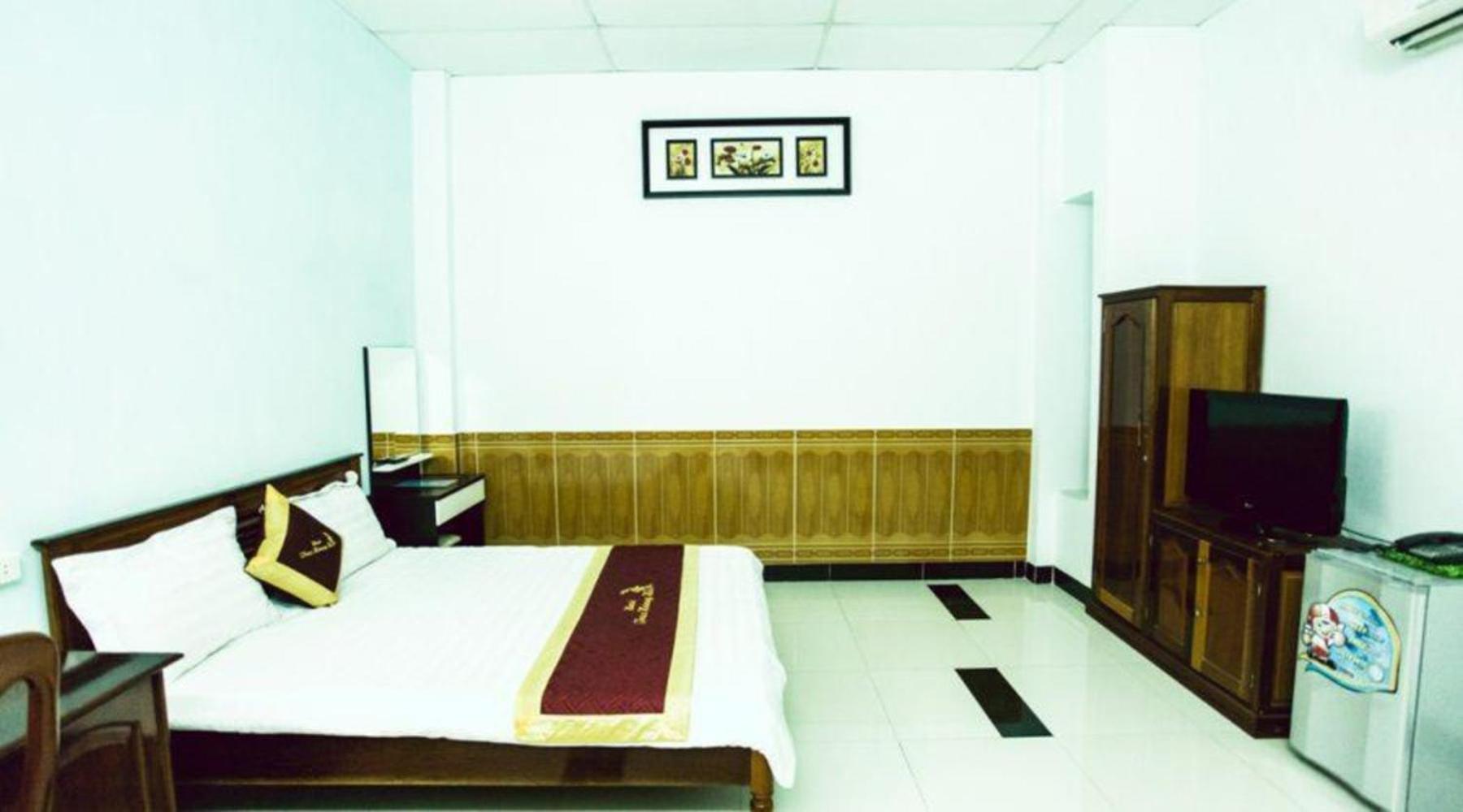 Truc Hoang Ha Hotel Kon Tum Экстерьер фото